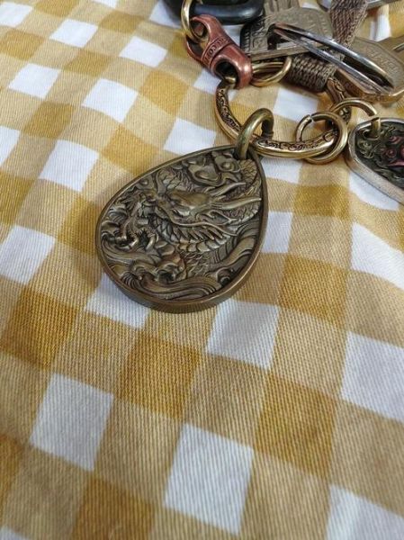 黄铜生肖属相牌(黄铜生肖属相牌怎么挑)