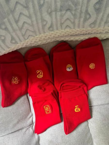 生肖属相袜(本命年红袜子真的管用吗)