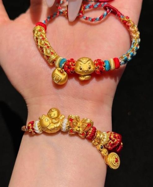 生肖大属相吊坠项链（生肖大属相吊坠项链怎么选）