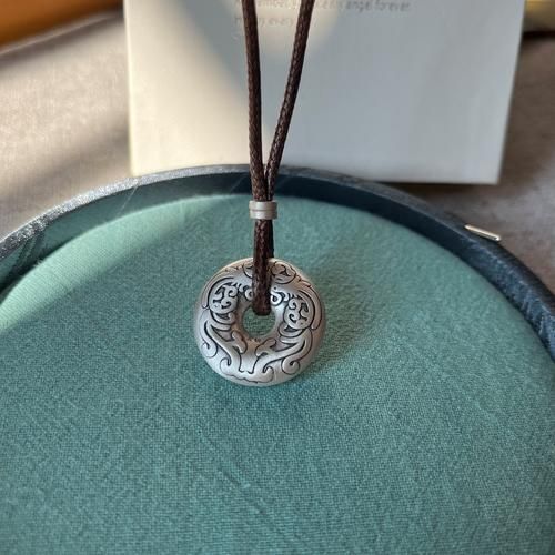 纯银生肖属相（纯银生肖吊坠价格是多少）