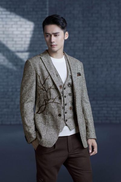 蒋劲夫的生肖属相(蒋劲夫属什么生肖?新手秒懂版)