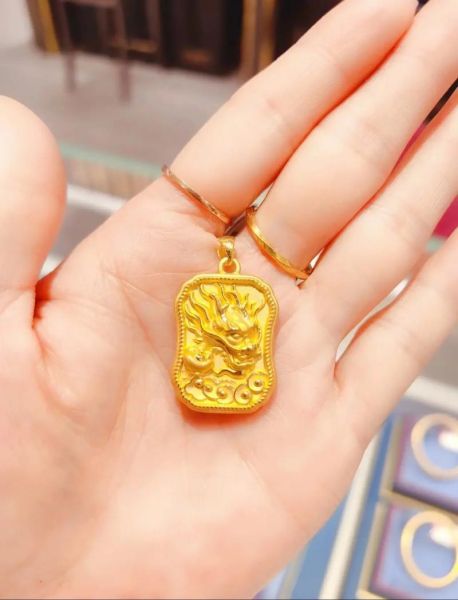 生肖属相金饰挂件（生肖属相金饰挂件的寓意和款式有哪些）