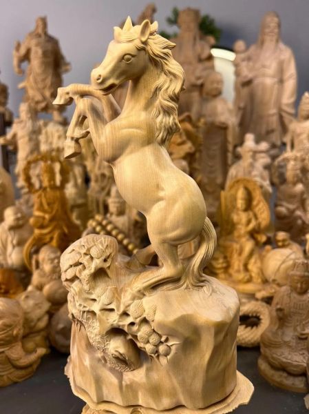 木头雕刻属相是什么生肖