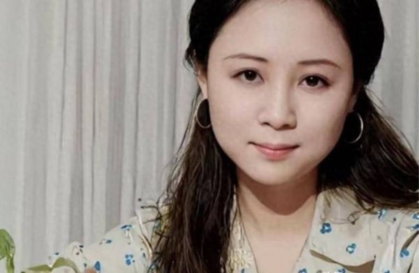 琼瑶生肖属相(琼瑶生肖属相揭秘:她到底属什么?)