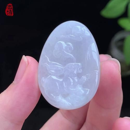 助生肖兔的属相（属兔戴什么生肖吊坠最旺运）