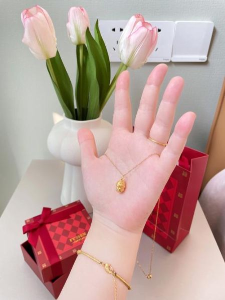 生肖蛇戴什么属相（生肖蛇戴啥生肖饰品最走运）