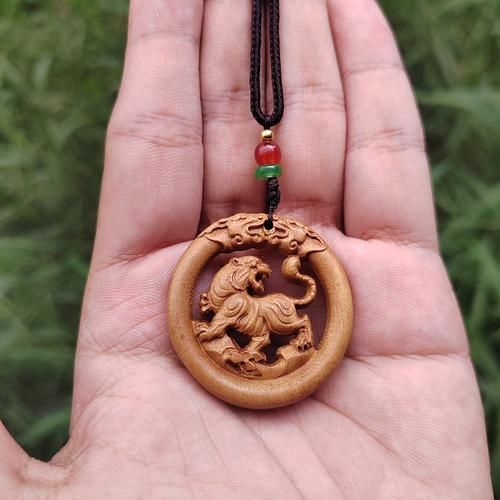 生肖属相木雕佩戴(生肖属相木雕佩戴禁忌与正确戴法)