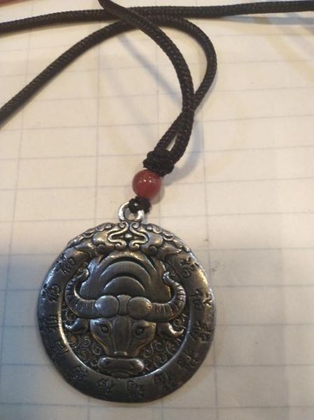 生肖银吊坠本命属相（生肖银吊坠怎么选本命属相）