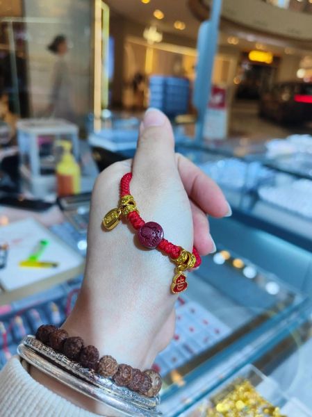 生肖属相朱砂转运（生肖属相朱砂转运戴左手还是右手）