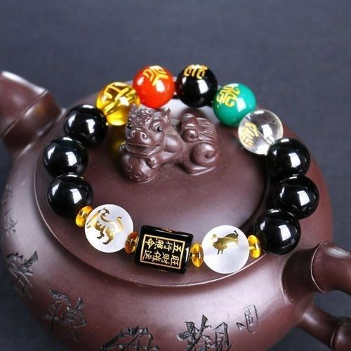 狗属相佩戴兔生肖饰品（属狗戴兔子生肖饰品好吗？新手入门解读）