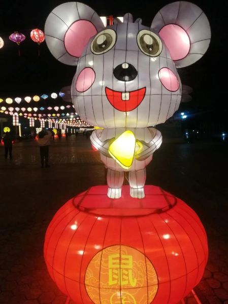 属相灯笼批发十二生肖（生肖灯笼批发多少钱一对）