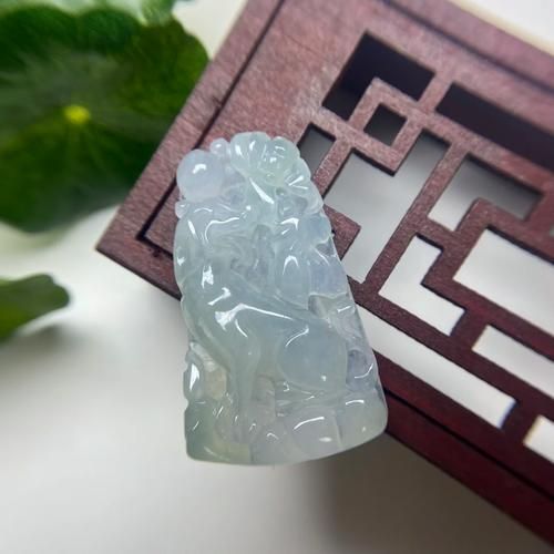 属相狗要带什么生肖牌（属狗戴什么生肖牌最好）