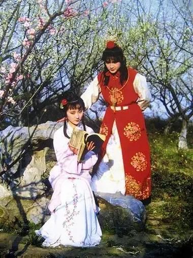 宝玉和黛玉生肖属相是