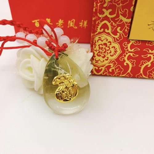 生肖属相金箔吊坠（生肖属相金箔吊坠适合什么人戴？）