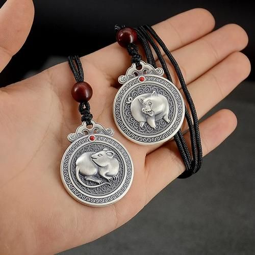 兄妹定制属相十二生肖（兄妹定制属相吊坠什么材质不掉色）