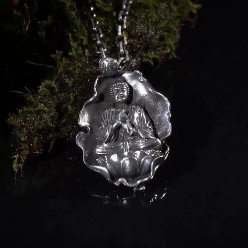 属相银吊坠 生肖男士（男士生肖银吊坠怎么选才显品味）