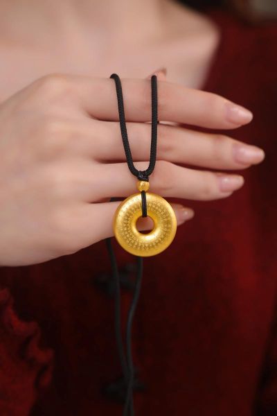 属相龙 生肖黄金（龙年生肖黄金首饰值得买吗）