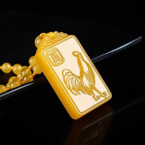 属相吊坠 生肖鸡(生肖鸡吊坠最忌讳什么❓新手指南)