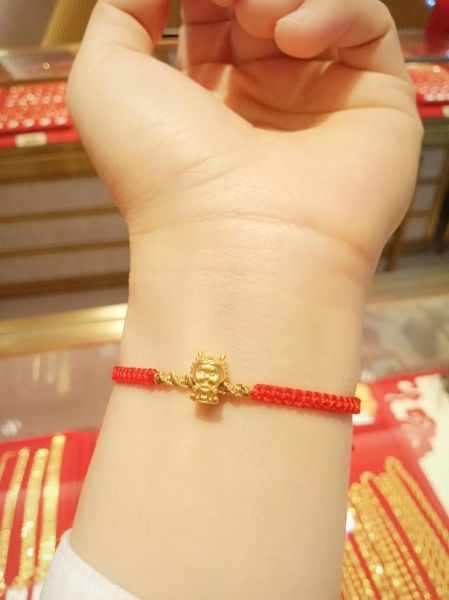 属相手链 生肖龙(生肖龙手链戴左手还是右手)